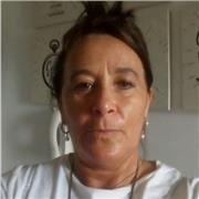 Profesora de español, conversación desde el saludo a entablar un tema más ortografía